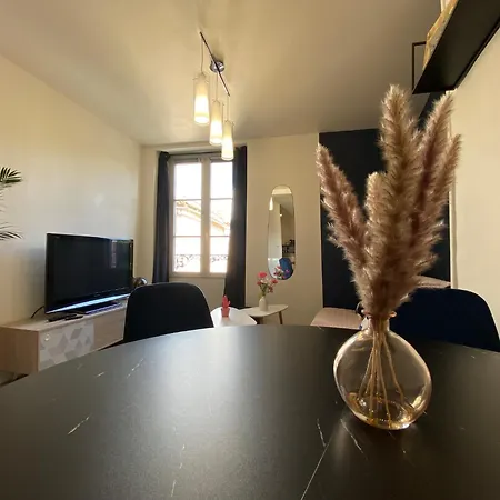 L'indigo, T2, 10 Min Centre Historique, Wifi, Netflix, Amazon Prime Апартаменти Пуатьє